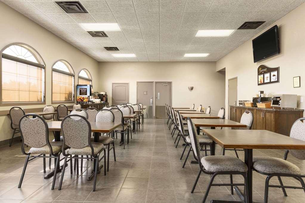 Coast Swift Current Hotel Esterno foto